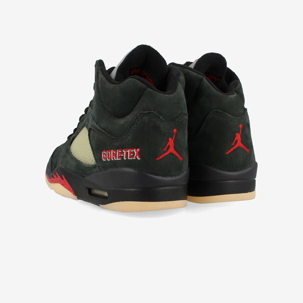 NIKE WMNS AIR JORDAN 5 RETRO GTX OFF NOIR/FIRE RED/BLACK/MUSLIN