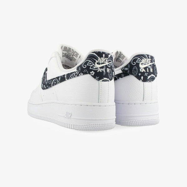 NIKE WMNS AIR FORCE 1 '07 ESSENTIALS WHITE/BLACK/WHITE/WHITE PAISLEY