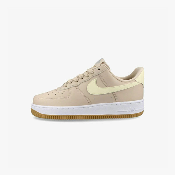 NIKE WMNS AIR FORCE 1 '07 SANDDRIFT/COCONUT MILK/WHITE-WOLF GREY