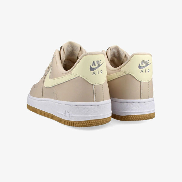 NIKE WMNS AIR FORCE 1 '07 SANDDRIFT/COCONUT MILK/WHITE-WOLF GREY