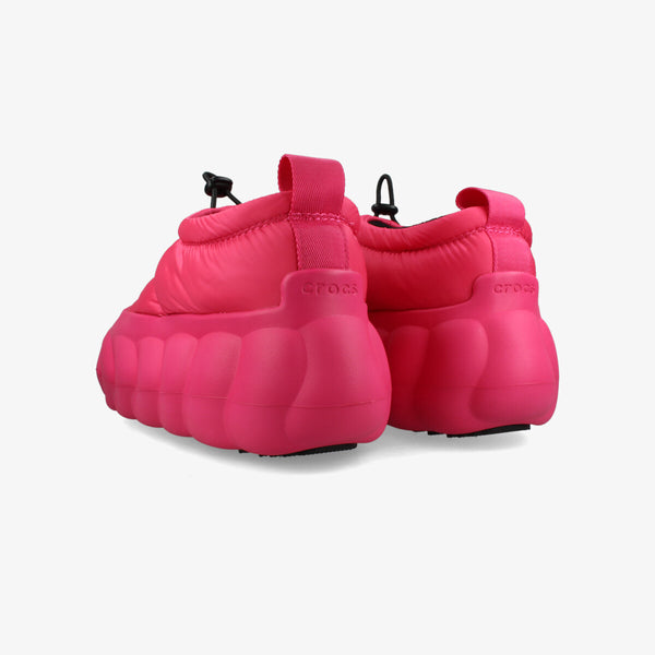 CROCS OVERPUFF SHORTY DRAGON FRUIT