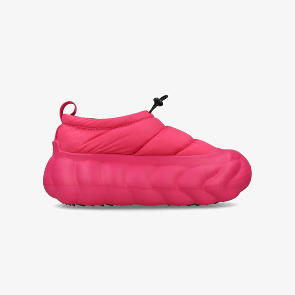 CROCS OVERPUFF SHORTY DRAGON FRUIT