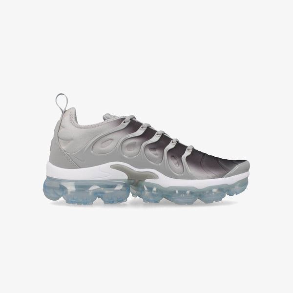 NIKE AIR VAPORMAX PLUS WOLF GREY/BLACK/WHITE