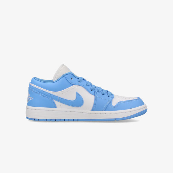 NIKE WMNS AIR JORDAN 1 LOW UNIVERSITY BLUE/UNIVERSITY BLUE/WHITE 【UNC】