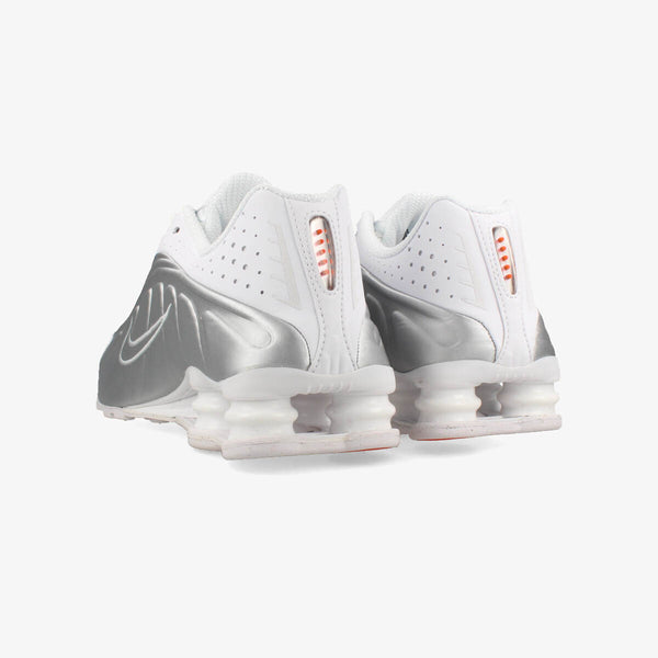 NIKE WMNS SHOX R4 WHITE/WHITE/METALLIC SILVER