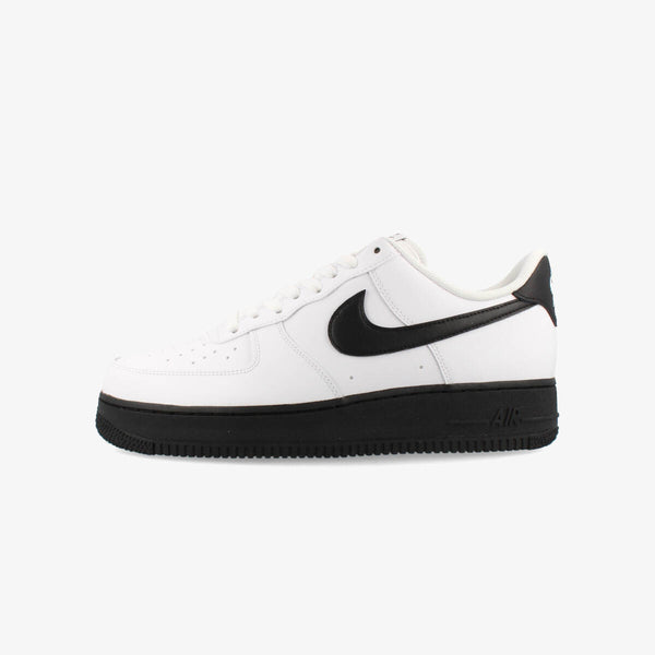 NIKE AIR FORCE 1 '07 WHITE/BLACK/WHITE