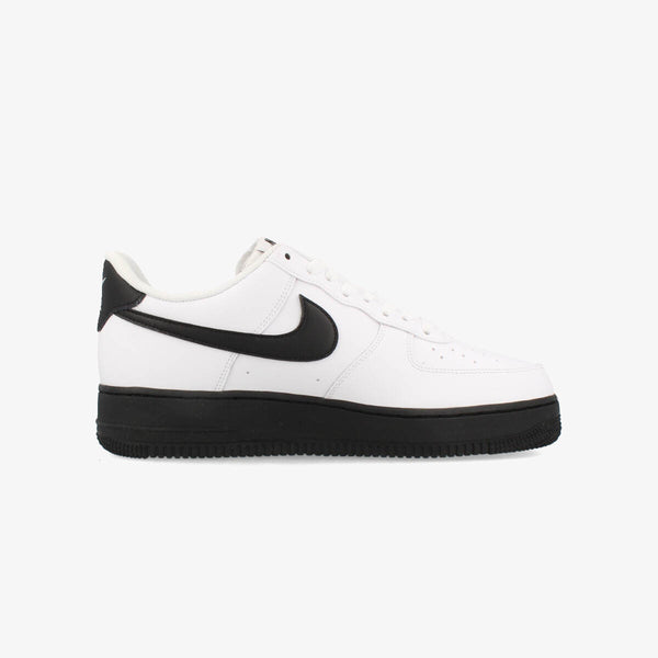 NIKE AIR FORCE 1 '07 WHITE/BLACK/WHITE