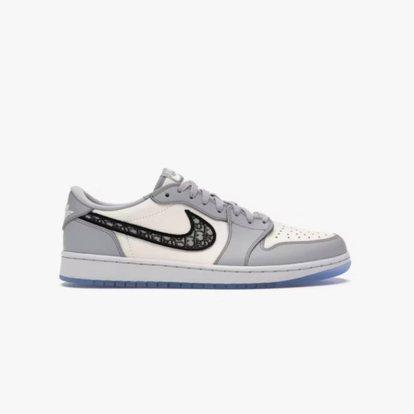 NIKE AIR JORDAN 1 LOW OG × DIOR WOLF GREY/SAIL/BLACK/WHITE