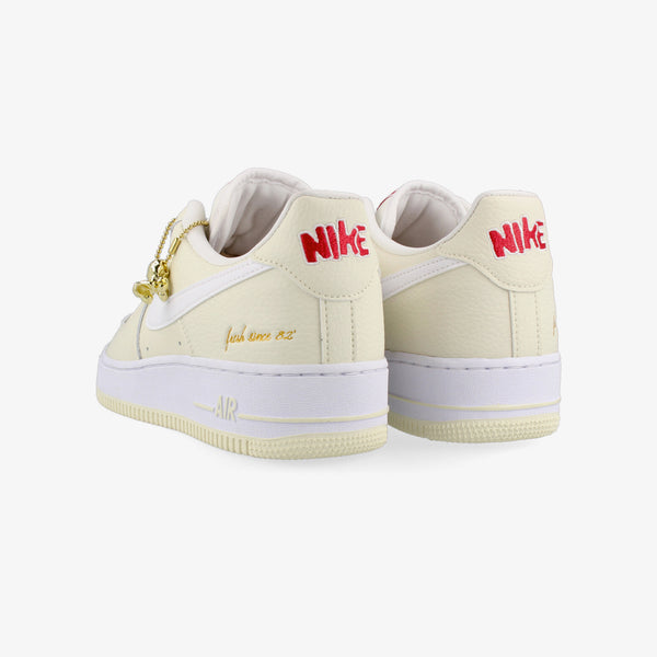 NIKE AIR FORCE 1 '07 PREMIUM EMB COCONUT MILK/WHITE/UNIVERSITY RED 【POPCORN】