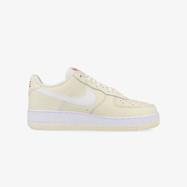 NIKE AIR FORCE 1 '07 PREMIUM EMB COCONUT MILK/WHITE/UNIVERSITY RED 【POPCORN】