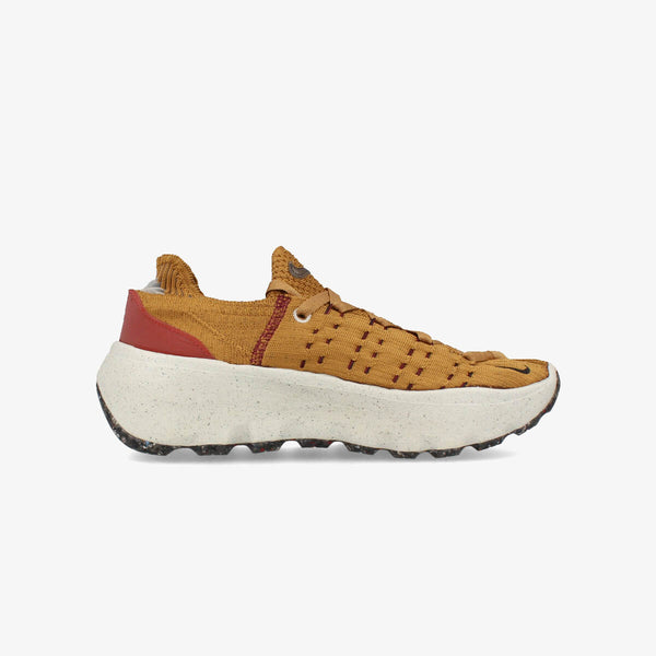 NIKE WMNS SPACE HIPPIE 04 【WHEAT DARK BEETROOT】 WHEAT/DARK BEETROOT/CINNABAR/BLACK