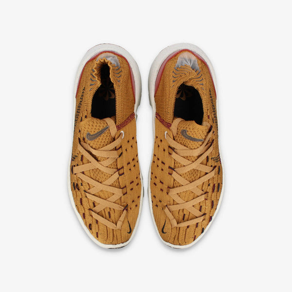 NIKE WMNS SPACE HIPPIE 04 【WHEAT DARK BEETROOT】 WHEAT/DARK BEETROOT/CINNABAR/BLACK