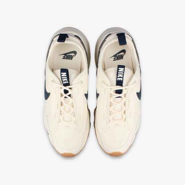 NIKE WMNS TC 7900 PALE IVORY/GUM LIGHT BROWN/ARMORY NAVY