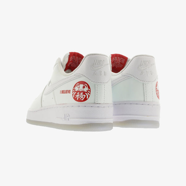 NIKE AIR FORCE 1 '07 PRM WHITE/WHITE/UNIVERSITY RED 【I BELIEVE/達磨】