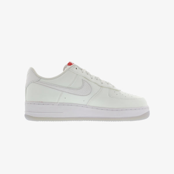 NIKE AIR FORCE 1 '07 PRM WHITE/WHITE/UNIVERSITY RED 【I BELIEVE/達磨】