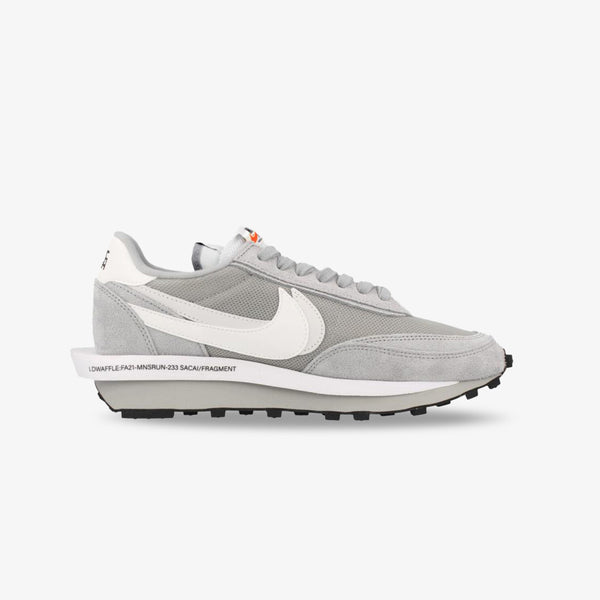 NIKE LD WAFFLE LIGHT SMOKE GREY/WHITE/BLACK 【FRAGMENT DESIGN】【SACAI】