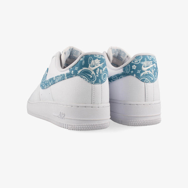 NIKE WMNS AIR FORCE 1 '07 ESSENTIALS WHITE/WORN BLUE/WHITE/WHITE 【PAISLEY】