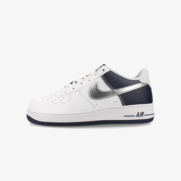 NIKE AIR FORCE 1 LV8 GS 【DALLAS COWBOYS】 WHITE/MIDNIGHT NAVY/PURE PLATINUM/METALLIC SILVER