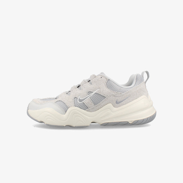 NIKE WMNS TECH HERA PHOTON DUST/SAIL/WHITE/WOLF GREY