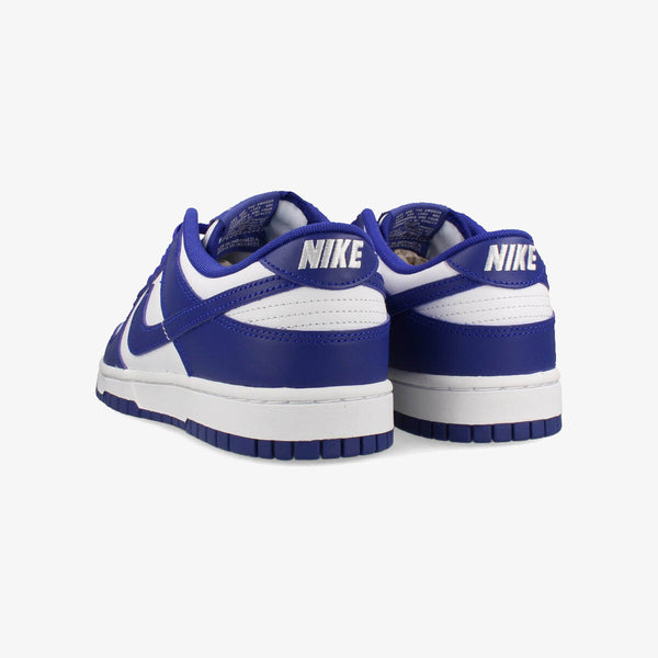 NIKE DUNK LOW RETRO BTTYS WHITE/CONCORD/UNIVERSITY RED