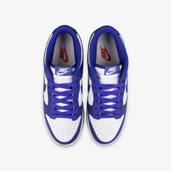 NIKE DUNK LOW RETRO BTTYS WHITE/CONCORD/UNIVERSITY RED