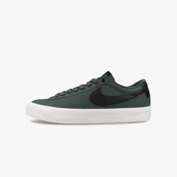 NIKE SB BLAZER LOW PRO GT VINTAGE GREEN/SUMMIT WHITE/BLACK