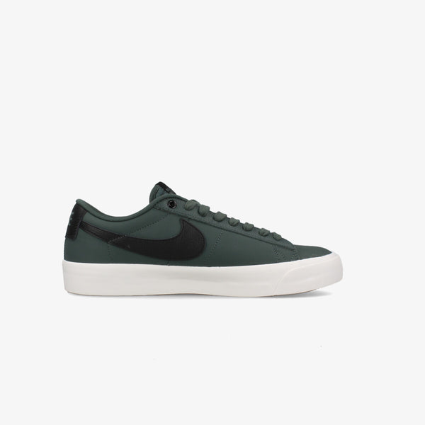 NIKE SB BLAZER LOW PRO GT VINTAGE GREEN/SUMMIT WHITE/BLACK