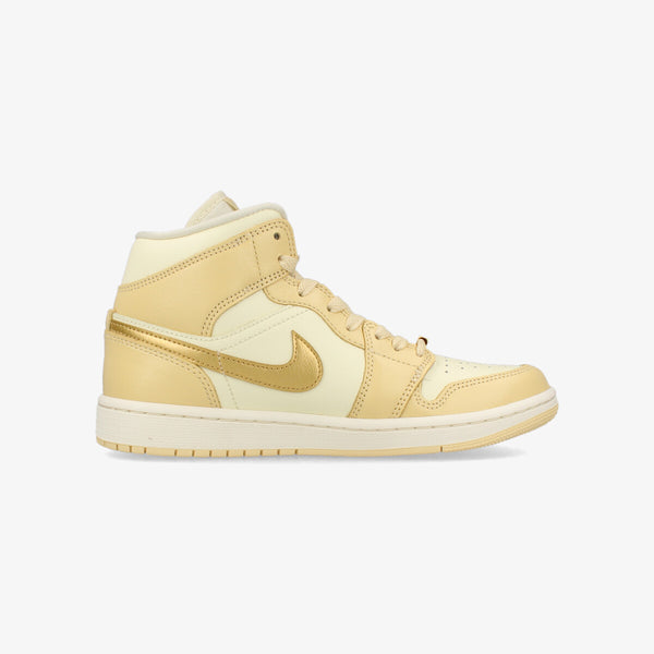 NIKE WMNS AIR JORDAN 1 MID 【PALE VANILLA GOLD】 PALE VANILLA/METALLIC GOLD/COCONUT MILK/SAIL