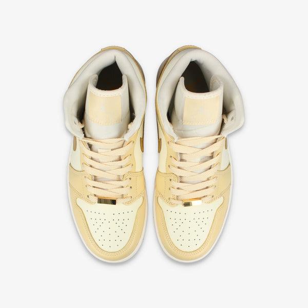 NIKE WMNS AIR JORDAN 1 MID 【PALE VANILLA GOLD】 PALE VANILLA/METALLIC GOLD/COCONUT MILK/SAIL