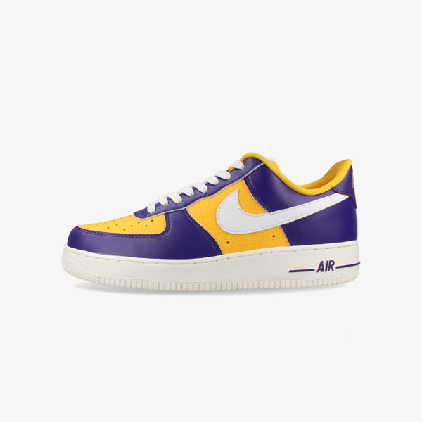 NIKE WMNS AIR FORCE 1 LOW 【BE TRUE TO HER SCHOOL LSU】 COURT PURPLE/WHITE/UNIVERSITY GOLD/SAIL