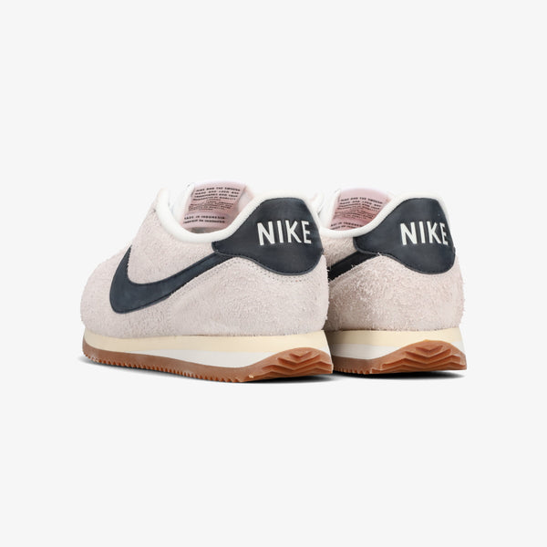 NIKE WMNS CORETZ VINTAGE SUMMIT WHITE/BLACK/MUSLIN/GUM MEDIUM BROWN