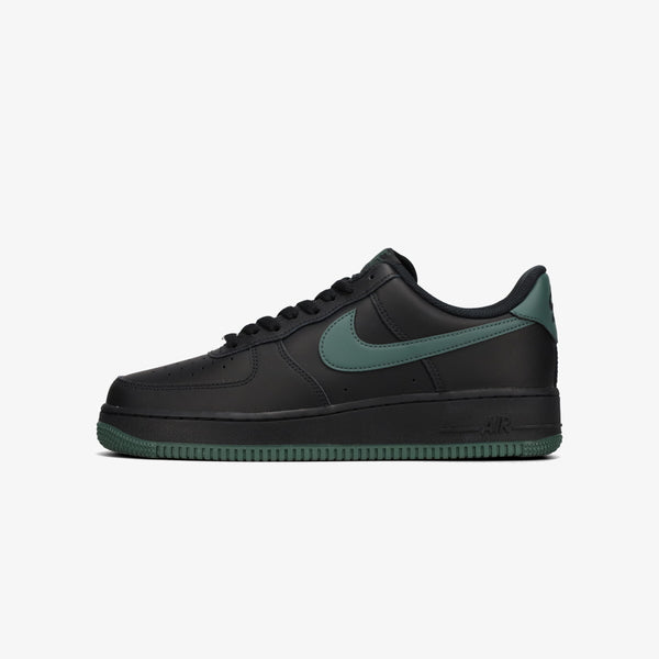 NIKE AIR FORCE 1 '07 BLACK/VINTAGE GREEN