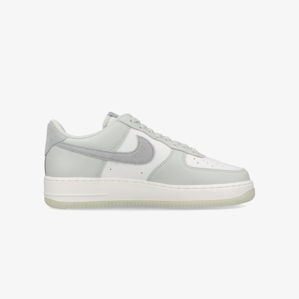 NIKE AIR FORCE 1 '07 LV8 LIGHT SILVER/SUMMIT WHITE/LIGHT PUMICE