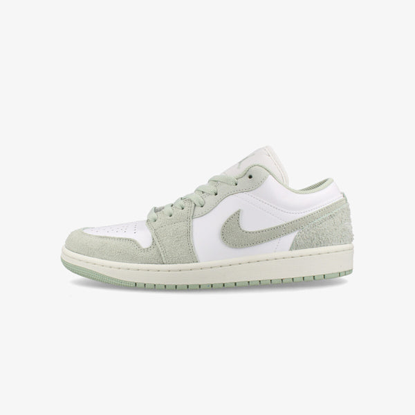 NIKE AIR JORDAN 1 LOW SE WHITE/SEAFOAM/SAIL