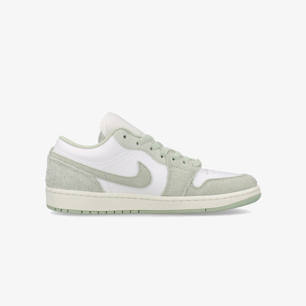 NIKE AIR JORDAN 1 LOW SE WHITE/SEAFOAM/SAIL