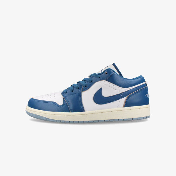 NIKE AIR JORDAN 1 LOW SE WHITE/BLUE GREY/SAIL/INDUSTRIAL BLUE