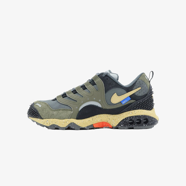 NIKE AIR TERRA HUMARA SP x UNDEFEATED CARGO KHAKI/WHEAT GRASS/IRON GREY