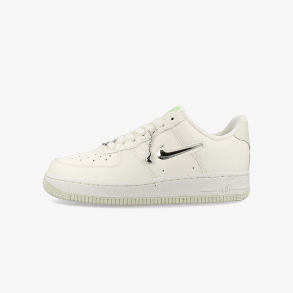 NIKE WMNS AIR FORCE 1 '07 NEXT NATURE SE SAIL/VAPOR GREEN/SEA GLASS/VOLT