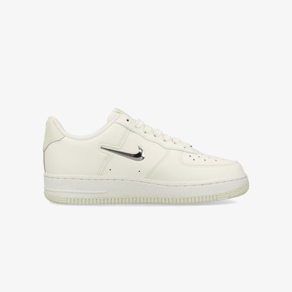 NIKE WMNS AIR FORCE 1 '07 NEXT NATURE SE SAIL/VAPOR GREEN/SEA GLASS/VOLT