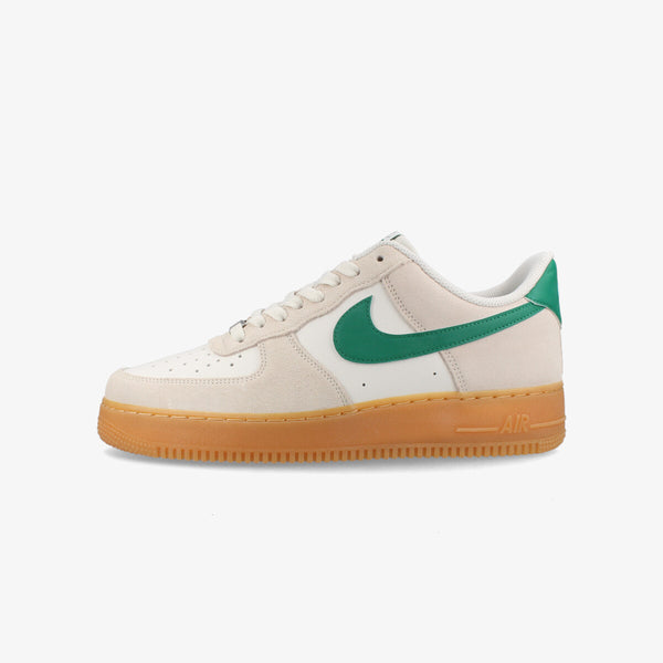 NIKE AIR FORCE 1 '07 LV8 PHANTOM/MALACHITE/GUM YELLOW