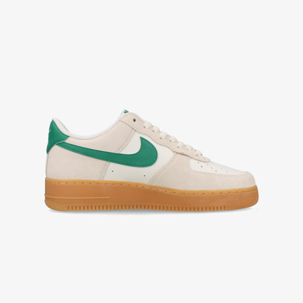 NIKE AIR FORCE 1 '07 LV8 PHANTOM/MALACHITE/GUM YELLOW