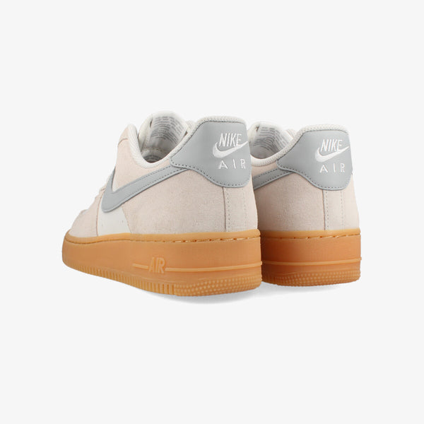 NIKE AIR FORCE 1 '07 LV8 PHANTOM/LT SMOKE GREY/GUM YELLOW