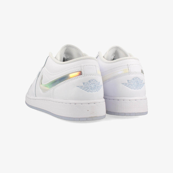 NIKE AIR JORDAN 1 LOW SE GS WHITE/ICE BLUE/SUMMIT WHITE