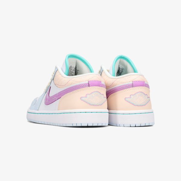 NIKE WMNS AIR JORDAN 1 LOW SE WHITE/WHITE/BLUE TINT/RUSH FUCHSIA