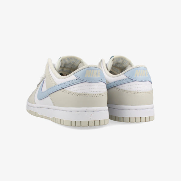 NIKE WMNS DUNK LOW WHITE/LIGHT ARMORY BLUE/LIGHT BONE