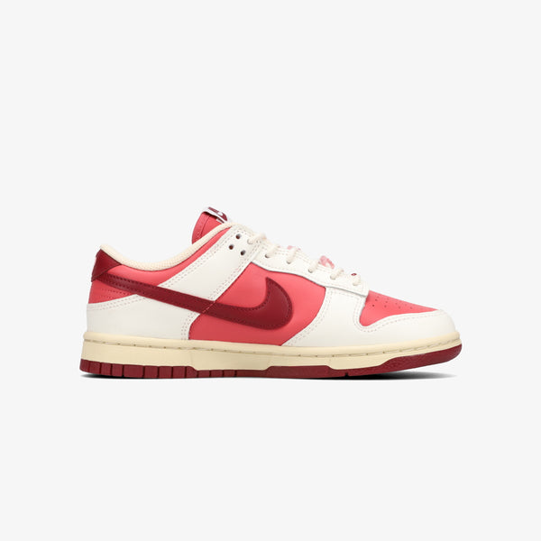 NIKE WMNS DUNK LOW 【VALENTINE'S DAY 2024】 SAIL/TEAM RED/MEDIUM SOFT PINK/ALABASTER/COCONUT MILK