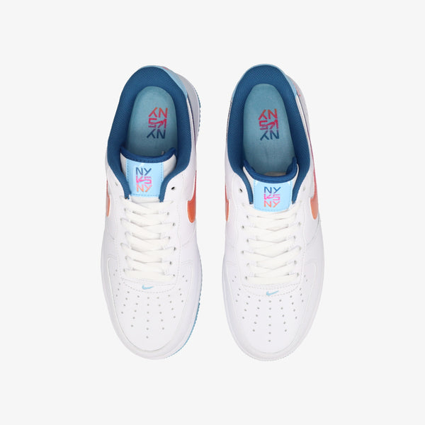 NIKE AIR FORCE 1 07 PRM WHITE/COURT BLUE/HYPER PINK/BRIGHT MANDARIN/AQUARIUS BLUE