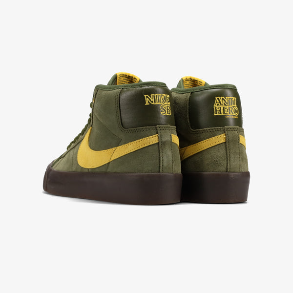 NIKE SB ZOOM BLAZER MID QS × ANTI HERO ROUGH GREEN/AMARILLO/ROUGH GREEN