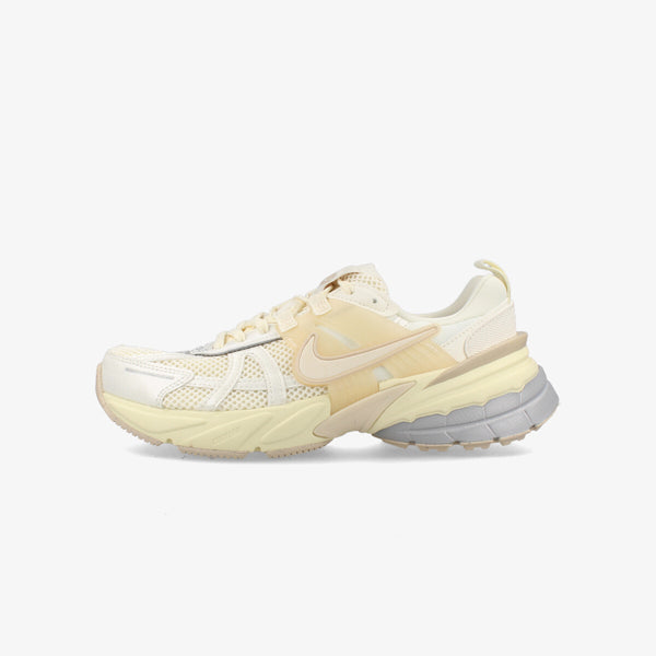 NIKE WMNS V2K RUN PALE IVORY/PALE IVORY/COCONUT MILK