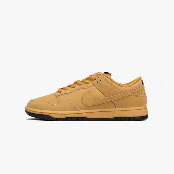 NIKE DUNK LOW RETRO SE WHEAT/GUM YELLOW/BLACK